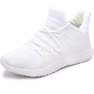 Women’s Sports Sneakers